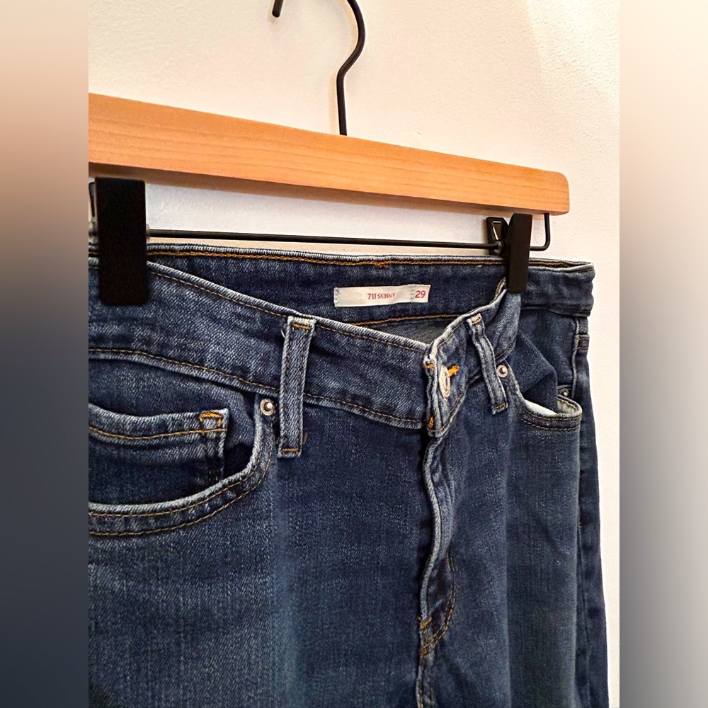 711 Levi Skinny - Picture 2 of 5